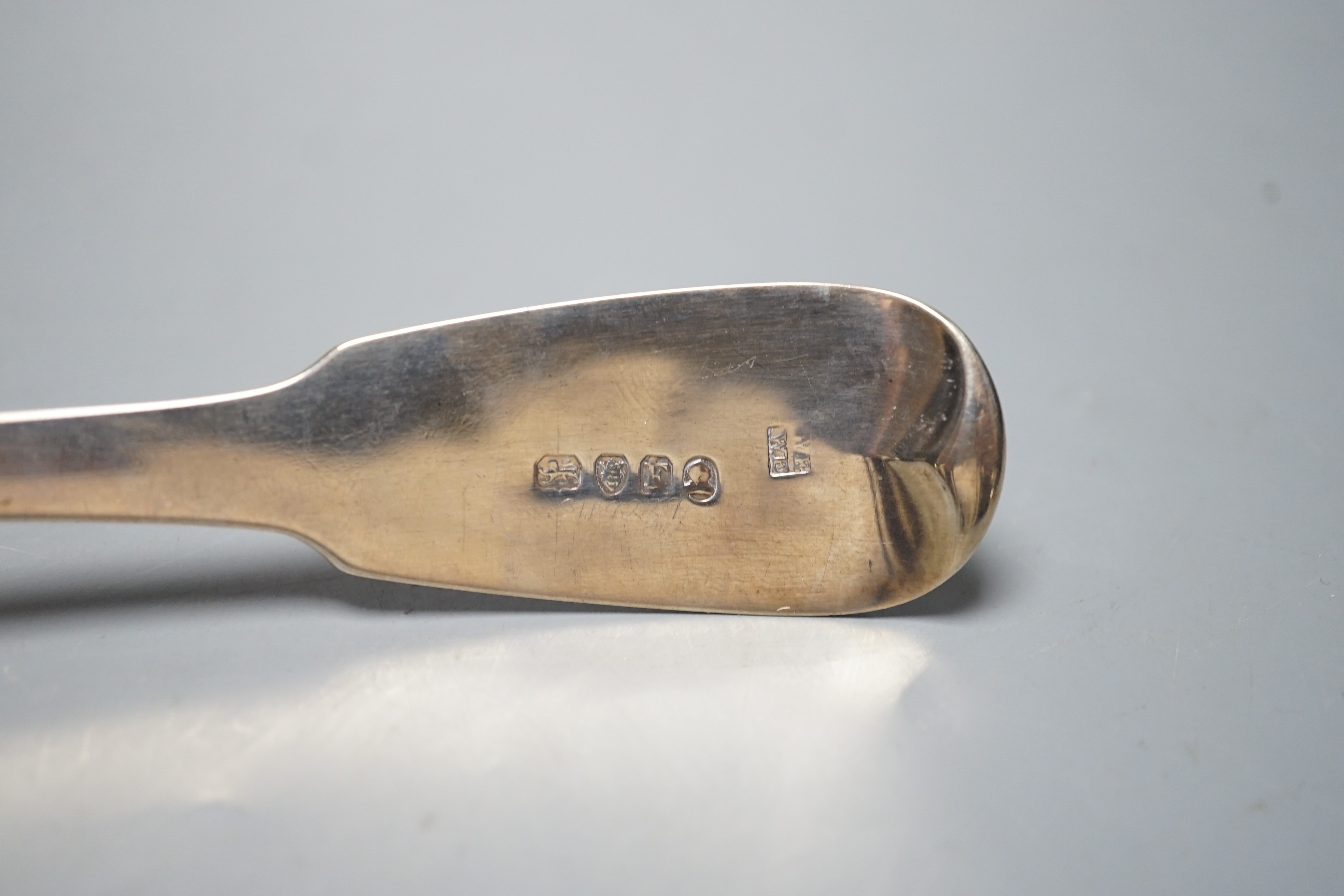 A George III pierced silver fiddle pattern fish server, Eley & Fearn, London, 1801, 30.2cm, 7oz.